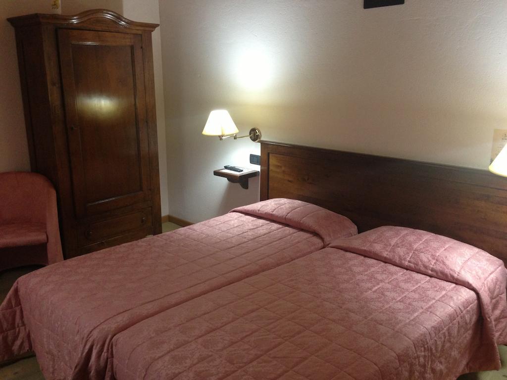 كودرويبو Agriturismo Al Casale الغرفة الصورة